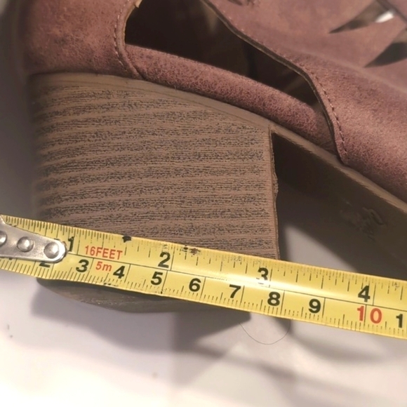 Qupid Mauve Chunk Heels Peep Toes Sandals Size 8 - Picture 10 of 13